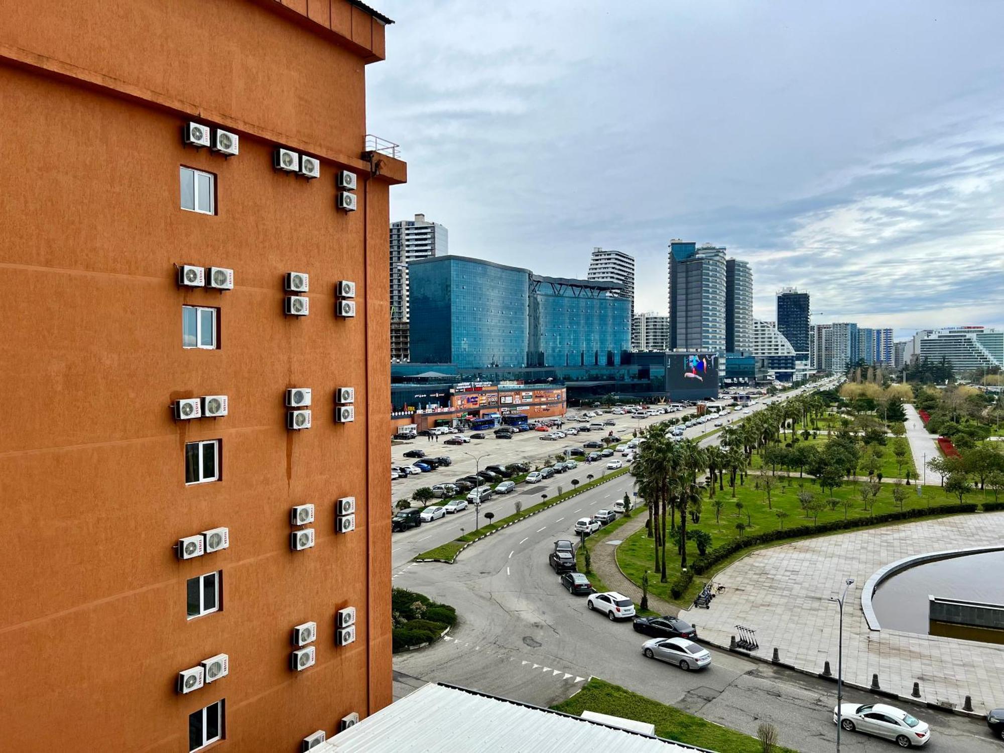 Orbi Beach Tower Batumi Exteriör bild